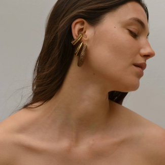 ARIA HOOPS бренда Susana Vega из стеклянного бисера цвет IRIS GREEN